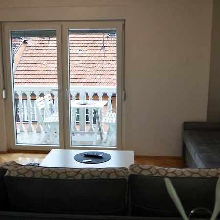 투즐라 Apartman Dina 아파트 외부 사진