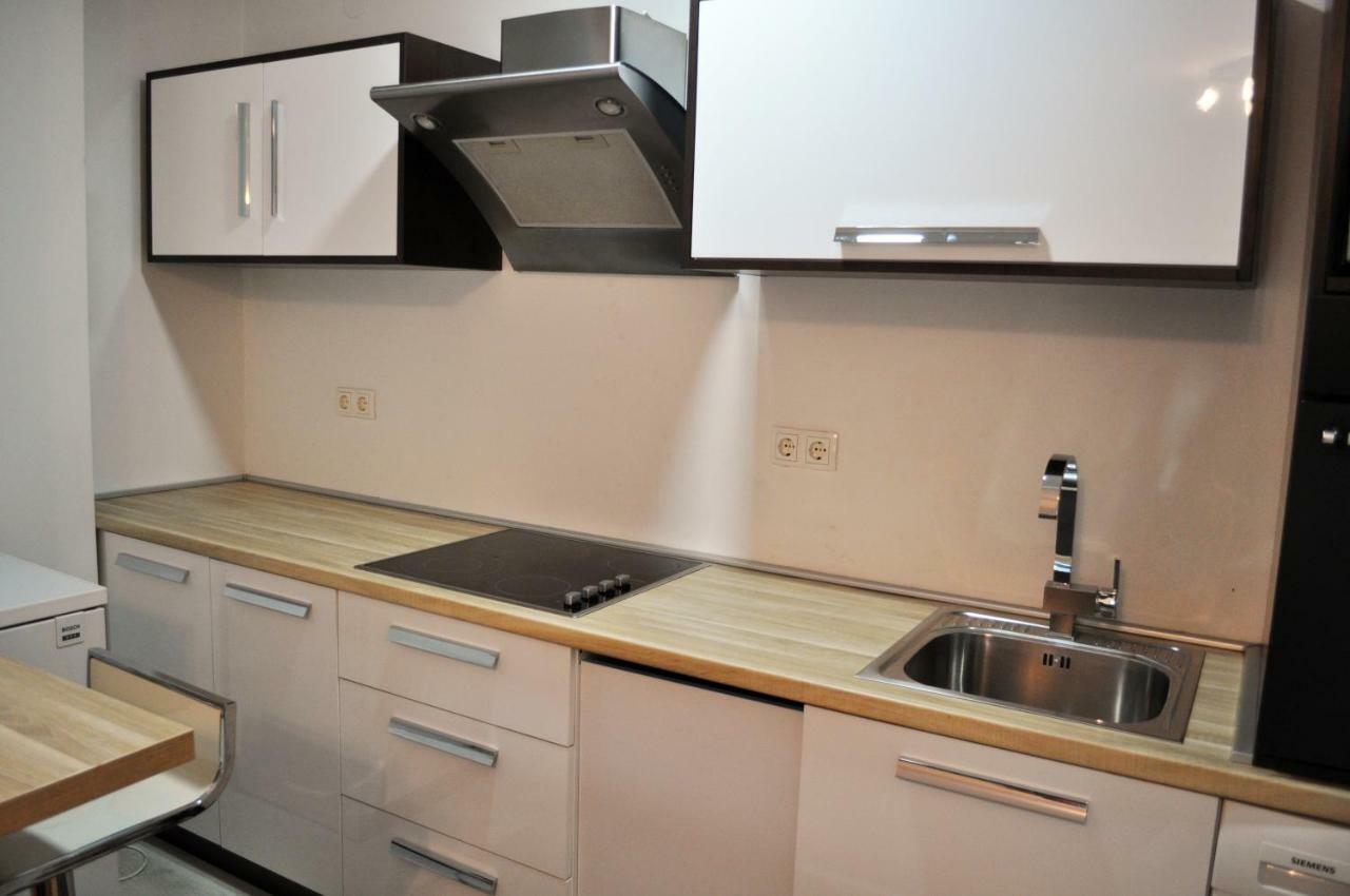 투즐라 Apartman Dina 아파트 외부 사진