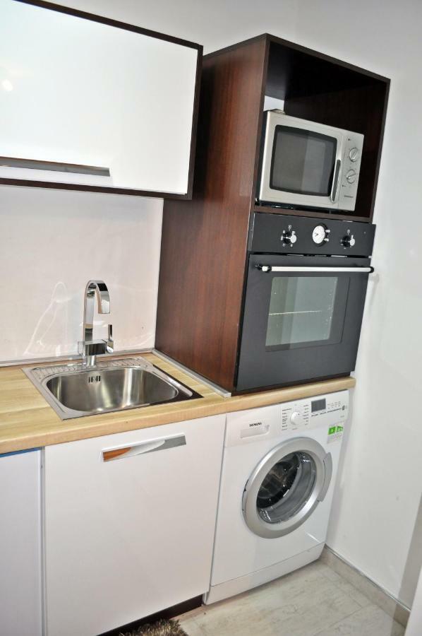 투즐라 Apartman Dina 아파트 외부 사진
