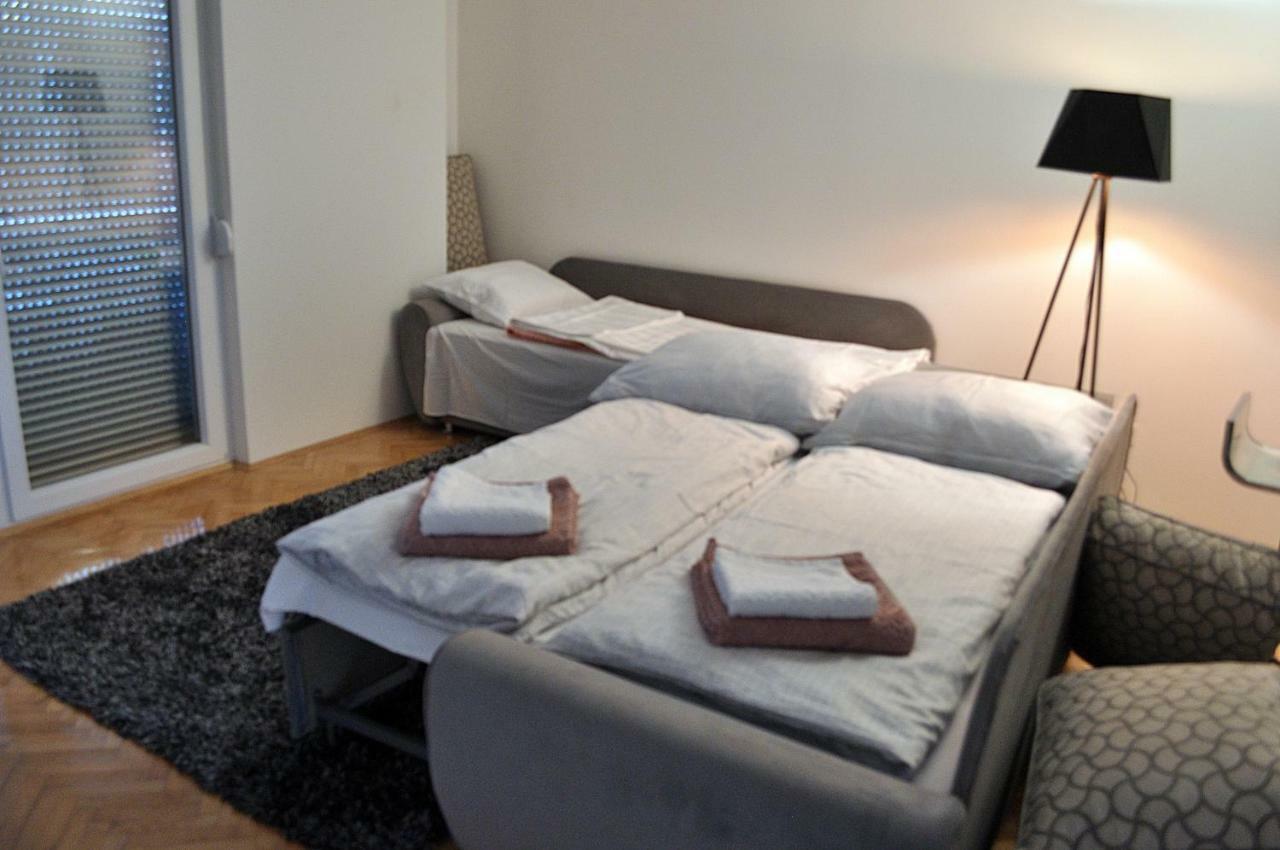 투즐라 Apartman Dina 아파트 외부 사진