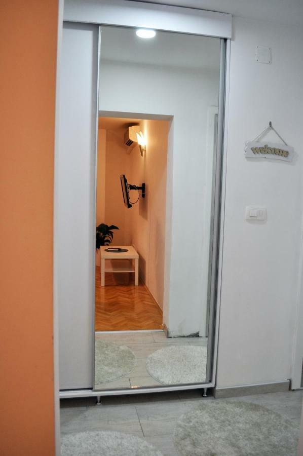 투즐라 Apartman Dina 아파트 외부 사진