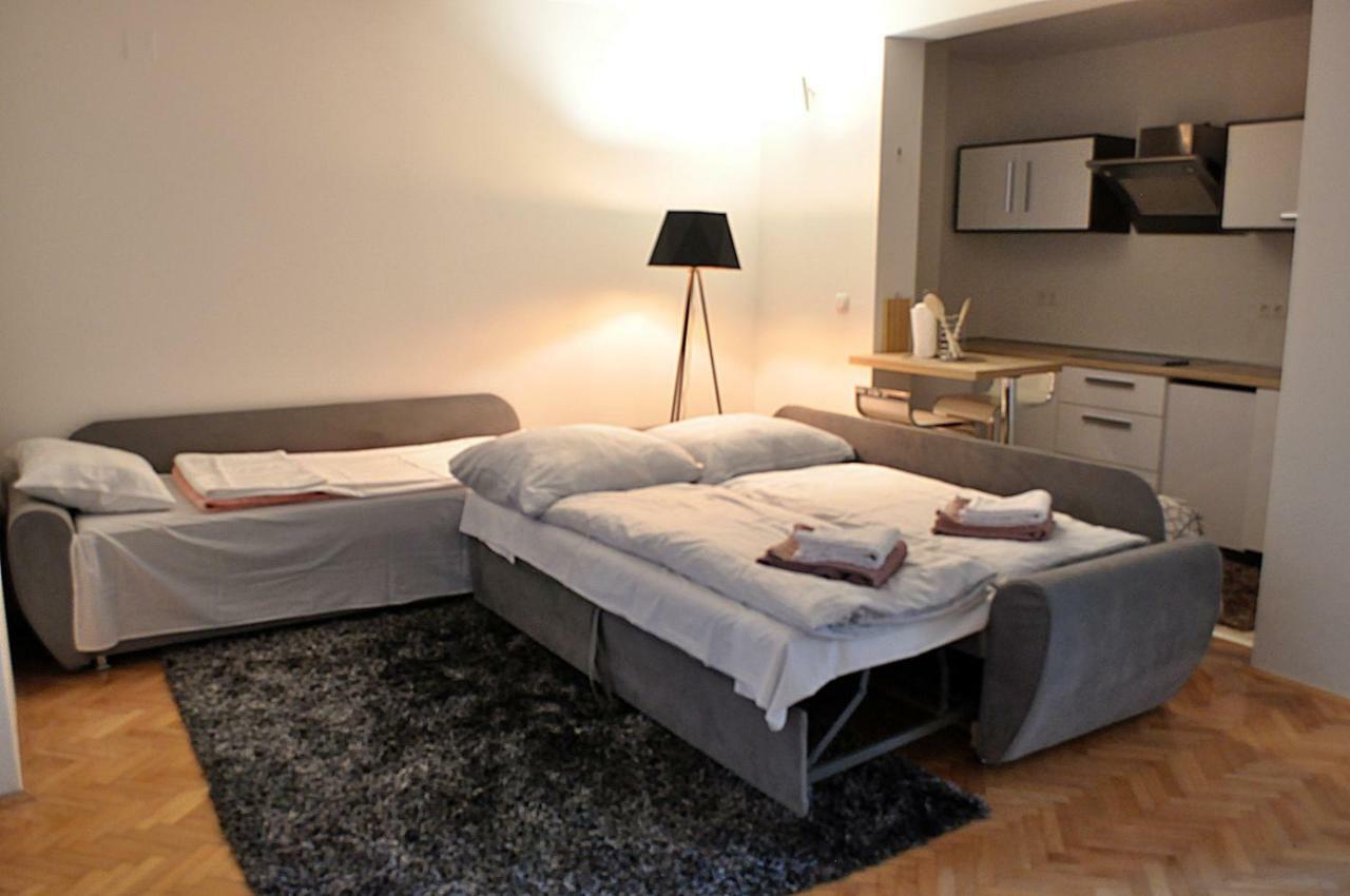투즐라 Apartman Dina 아파트 외부 사진