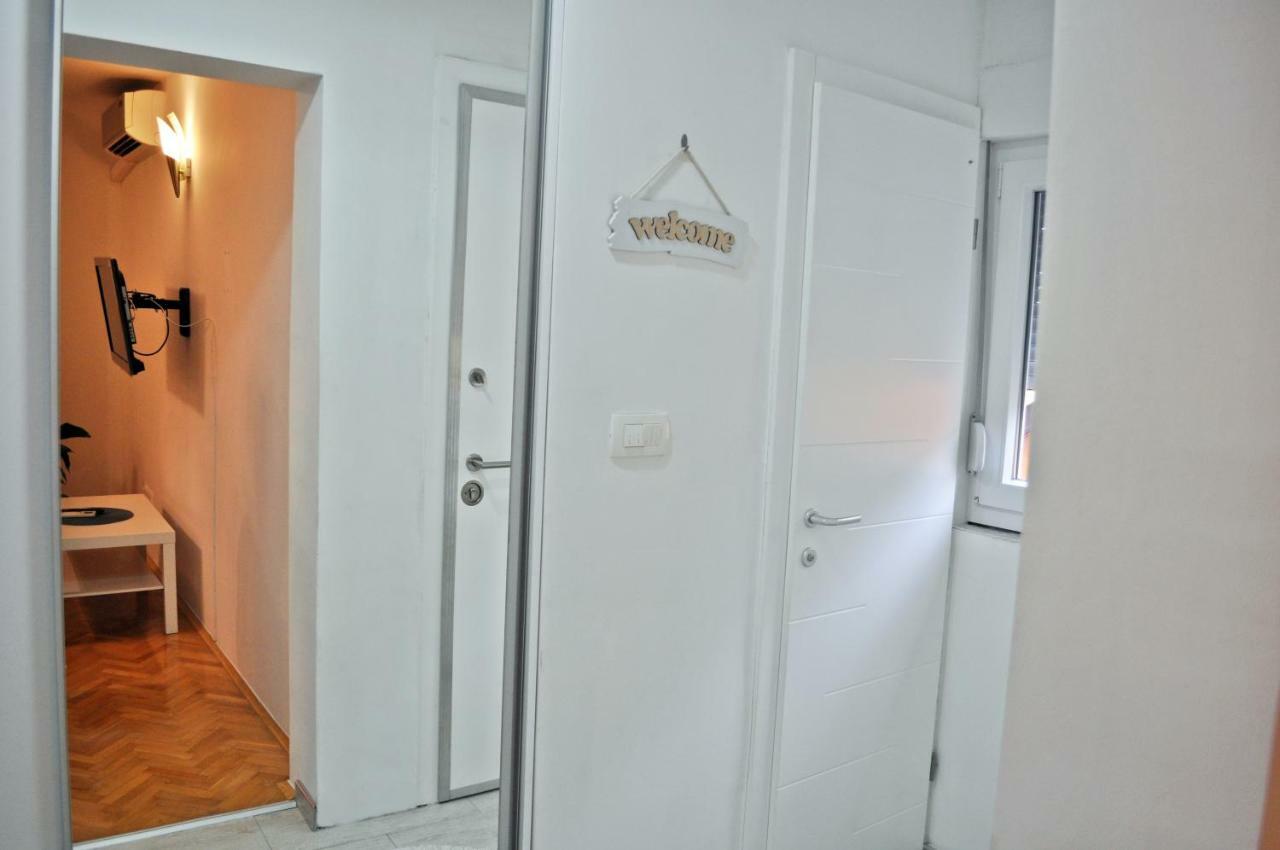 투즐라 Apartman Dina 아파트 외부 사진