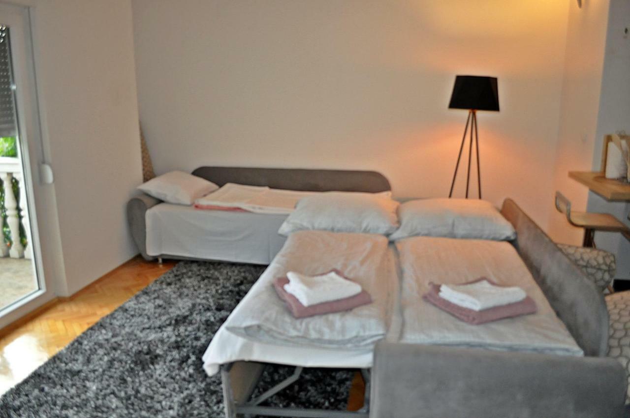 투즐라 Apartman Dina 아파트 외부 사진