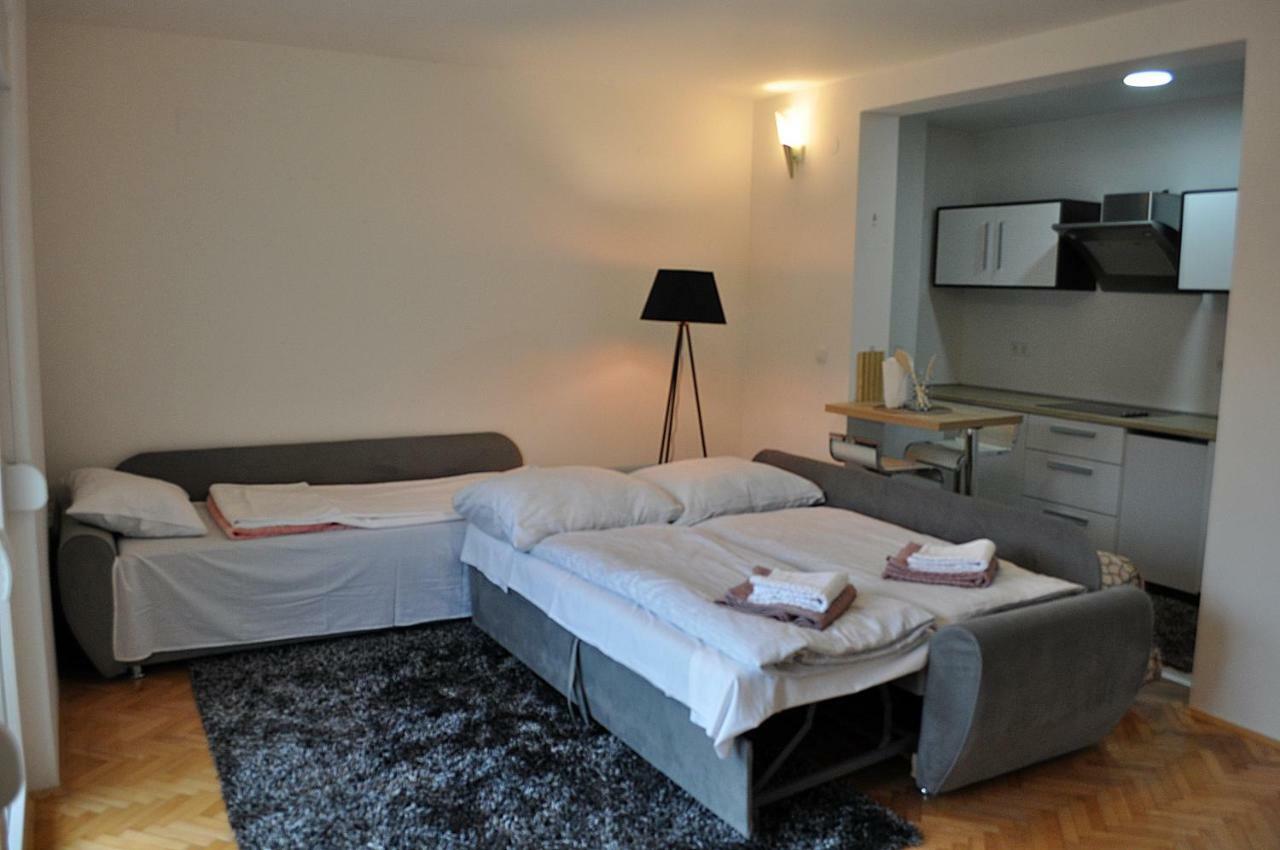 투즐라 Apartman Dina 아파트 외부 사진