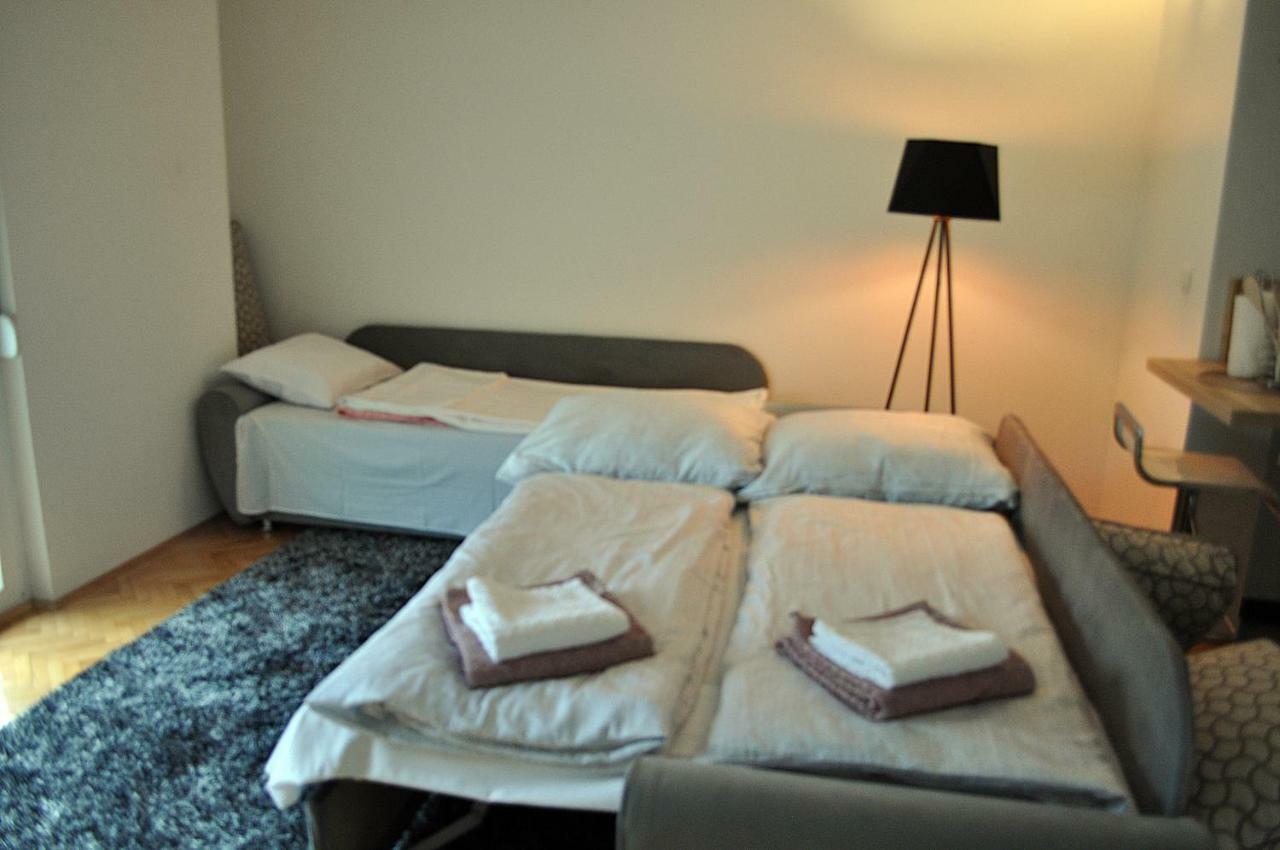 투즐라 Apartman Dina 아파트 외부 사진