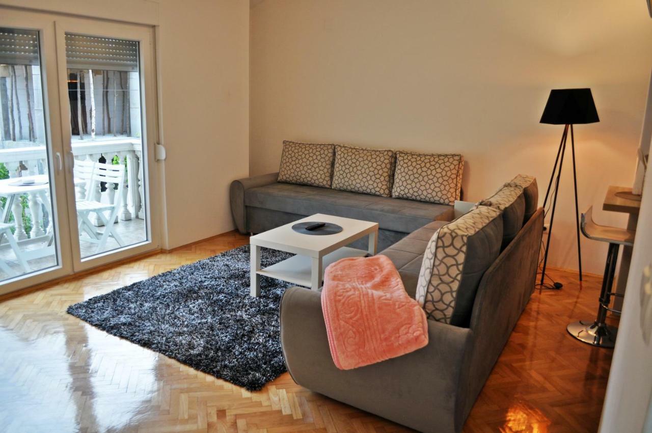 투즐라 Apartman Dina 아파트 외부 사진