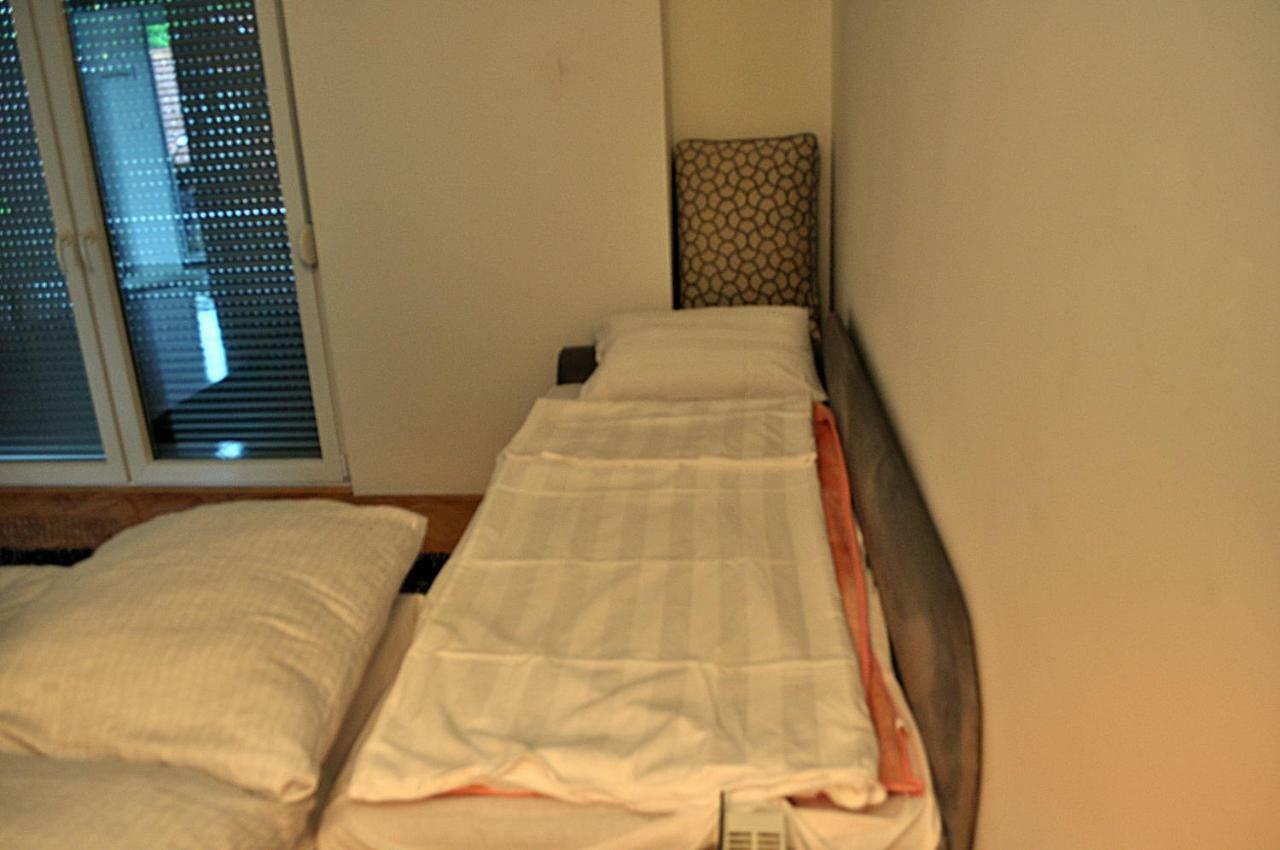 투즐라 Apartman Dina 아파트 외부 사진