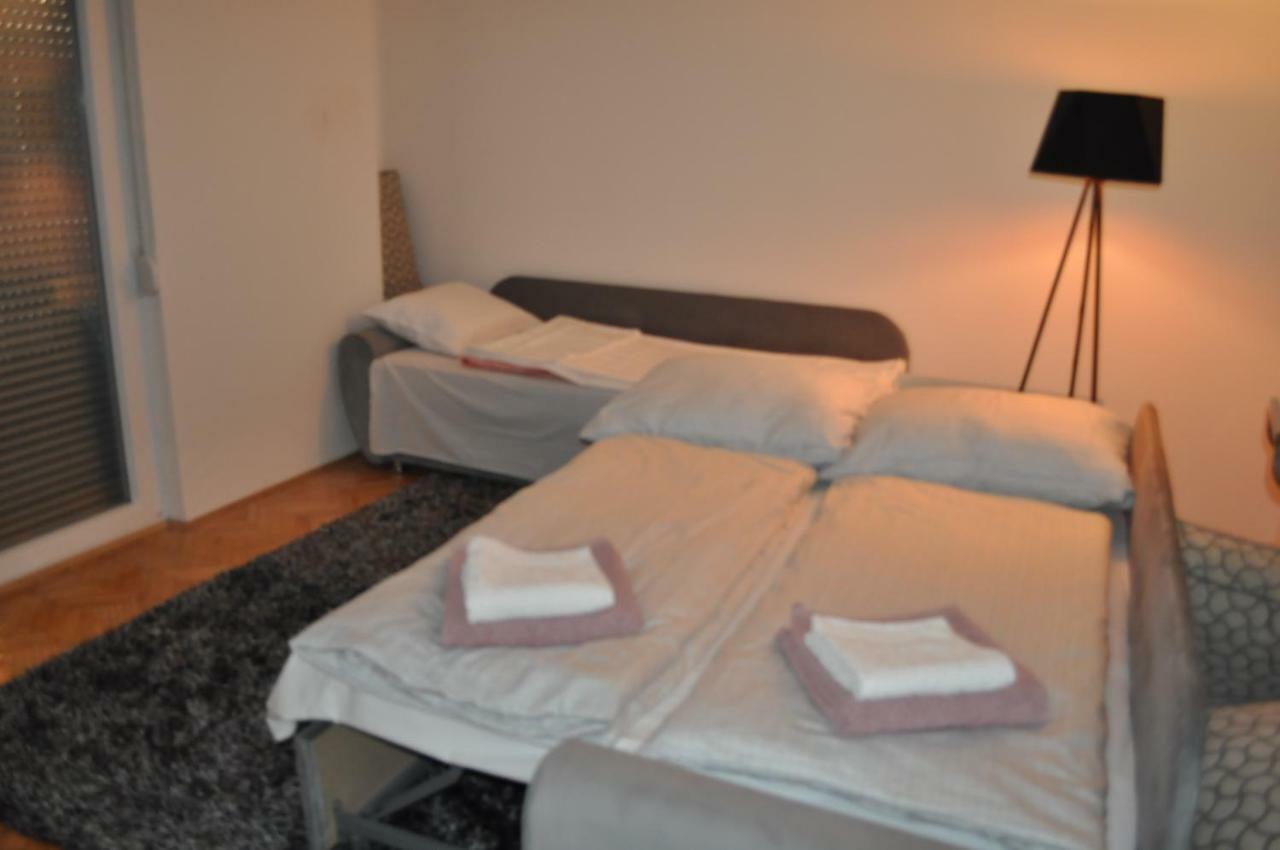 투즐라 Apartman Dina 아파트 외부 사진